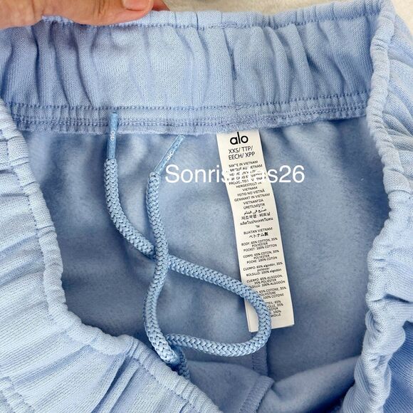 Alo Yoga Accolade Short NWT Seashell Blue XXS Limited  Edition - Picture 9 of 10